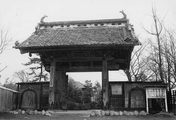 南鍛冶町 泰心院山門（養賢堂正門）