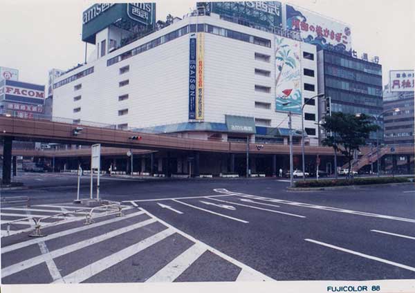 仙台駅前（アムス西武南町通）