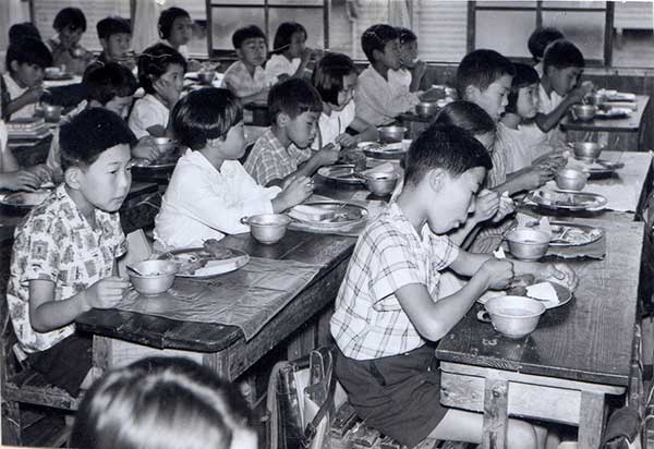 小学校給食