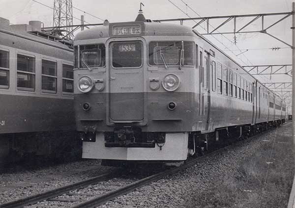 仙台駅に停車中の試運転車