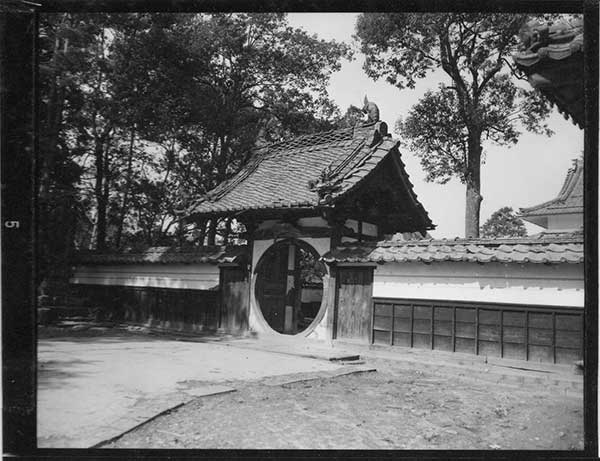 寿徳寺の丸門