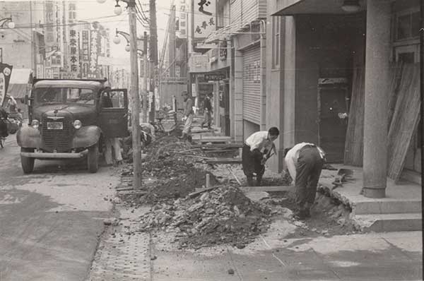 中央通 三原本店から東