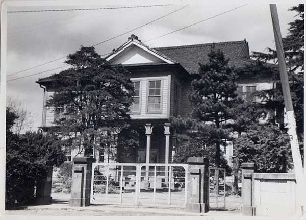 東華学校（現二女高図書館）